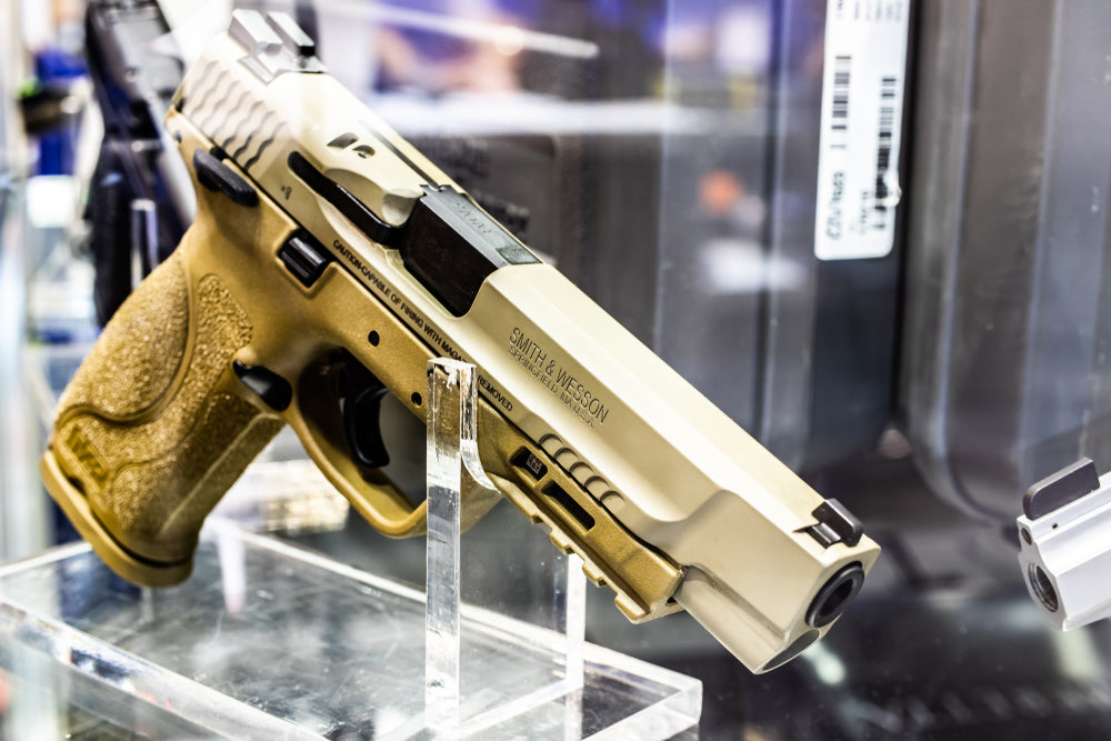 Smith & Wesson M&P M2.0 Review: Specs, Pros & Cons & Ergonomics