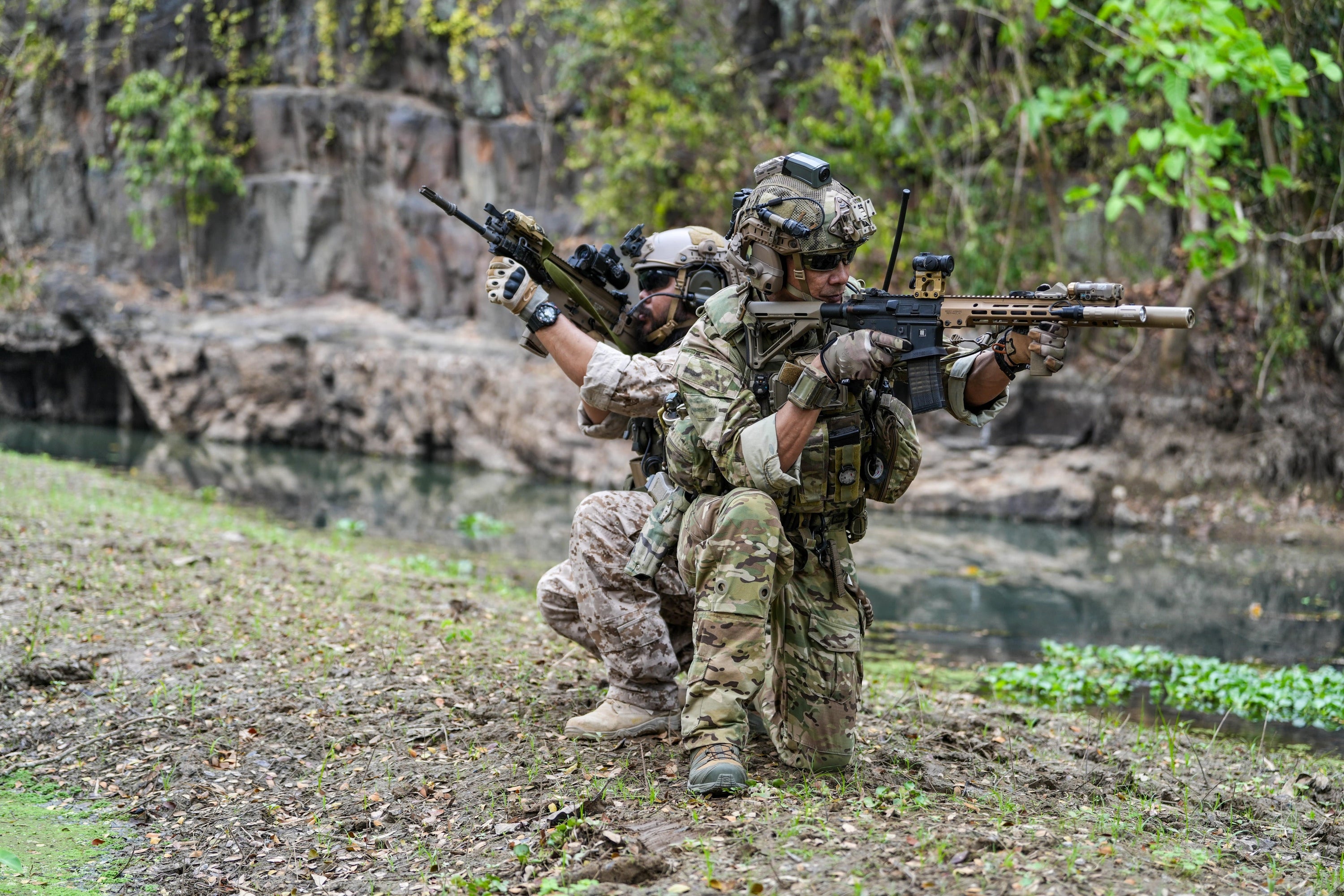 Top 8 Plate Carriers: Expert Reviews and Key Features